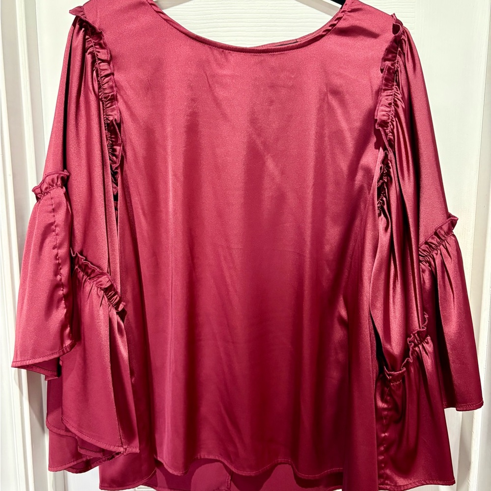 Women’s Ruffle-Sleeve Blouse